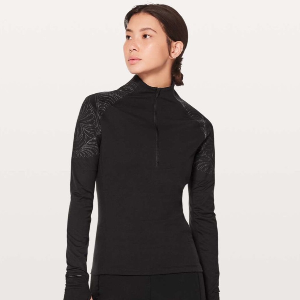 Lululemon Toasty Tech 1/2 Zip
Black